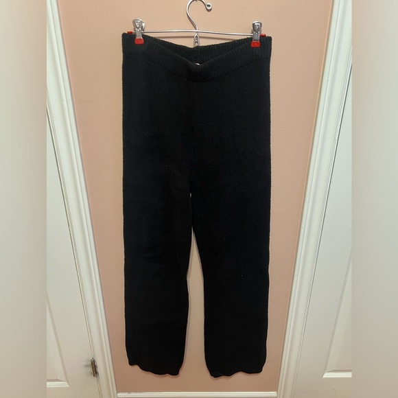 Cozy Black Knit Sweater and Pants Set - Picture 4 of 4